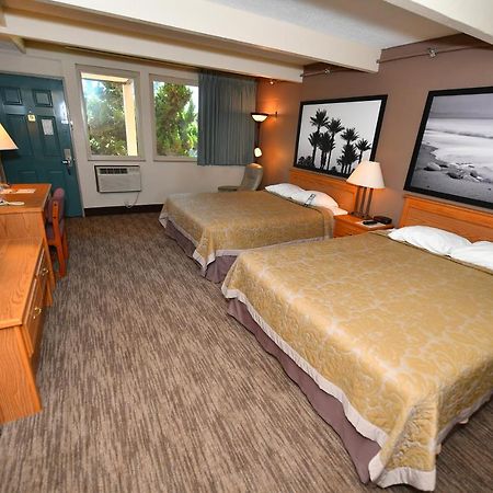 Costa Mesa Inn - Newport Beach Area מראה חיצוני תמונה