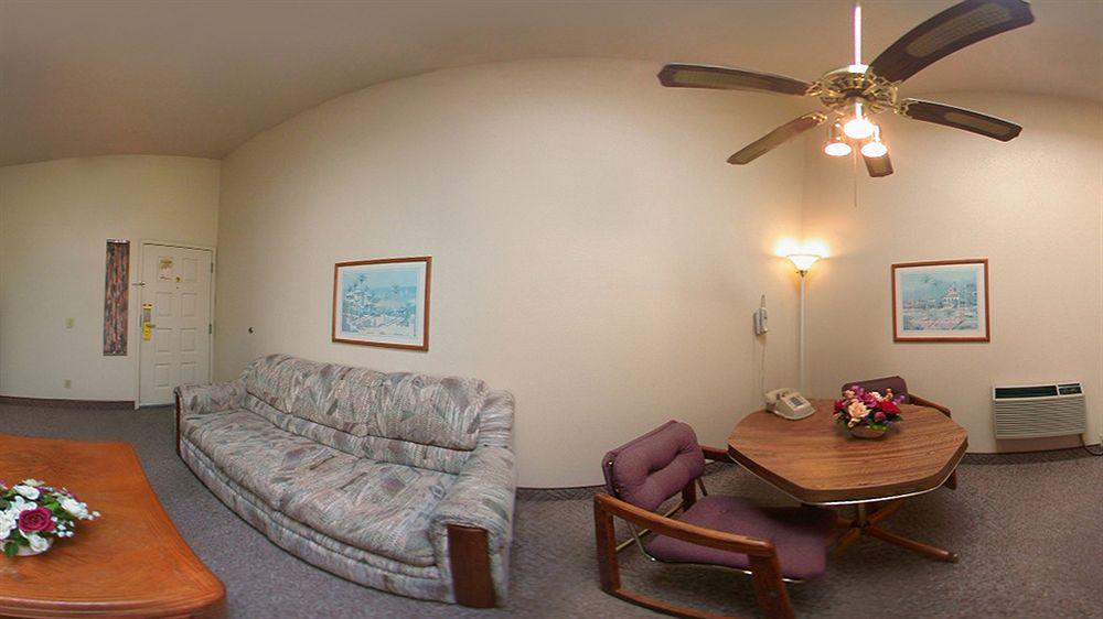 Costa Mesa Inn - Newport Beach Area מראה חיצוני תמונה