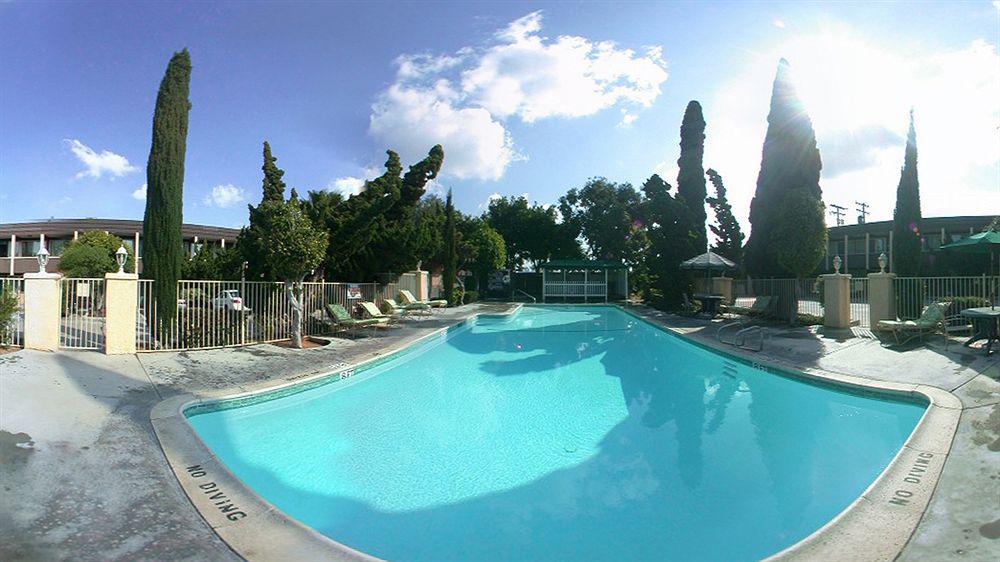 Costa Mesa Inn - Newport Beach Area מראה חיצוני תמונה