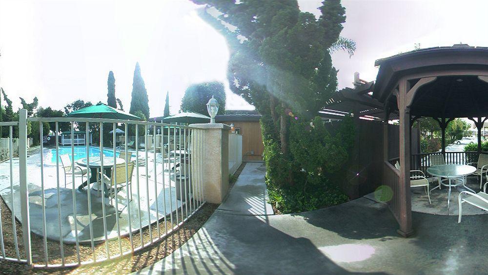 Costa Mesa Inn - Newport Beach Area מראה חיצוני תמונה