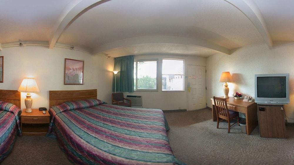 Costa Mesa Inn - Newport Beach Area מראה חיצוני תמונה