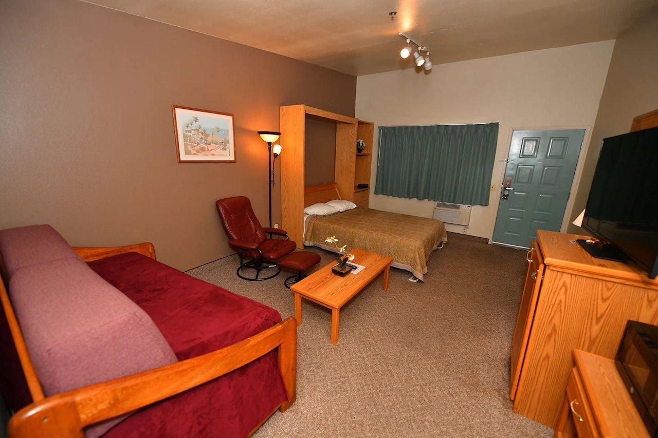 Costa Mesa Inn - Newport Beach Area מראה חיצוני תמונה