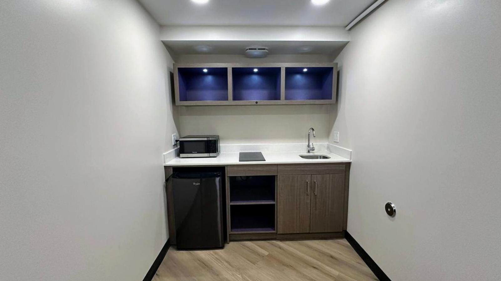 Costa Mesa Inn - Newport Beach Area מראה חיצוני תמונה