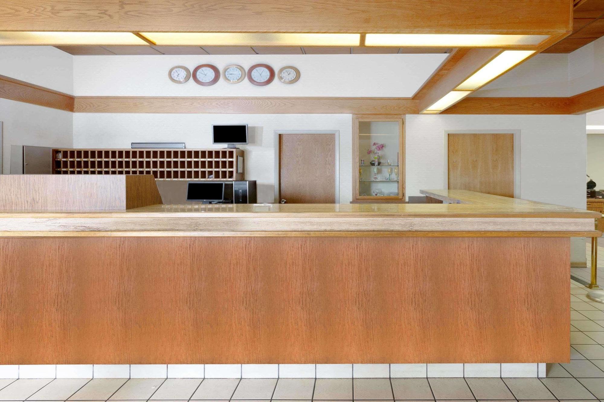 Costa Mesa Inn - Newport Beach Area מראה חיצוני תמונה