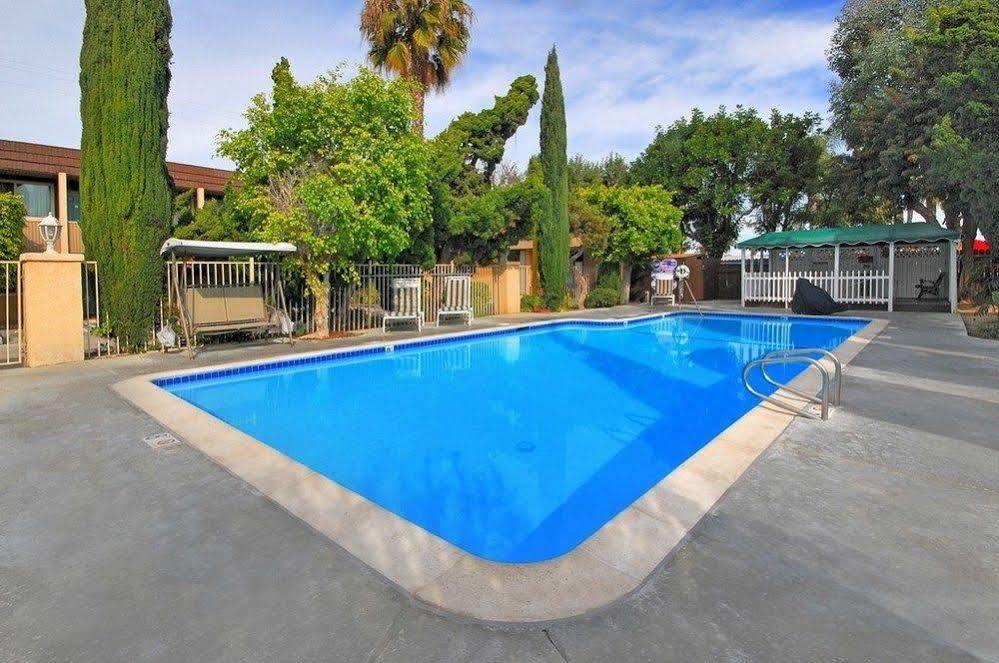 Costa Mesa Inn - Newport Beach Area מראה חיצוני תמונה