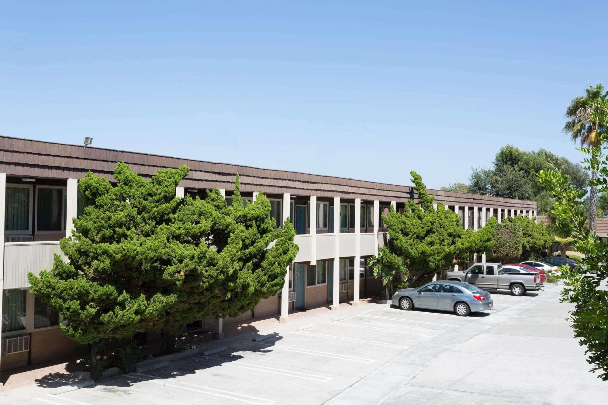 Costa Mesa Inn - Newport Beach Area מראה חיצוני תמונה