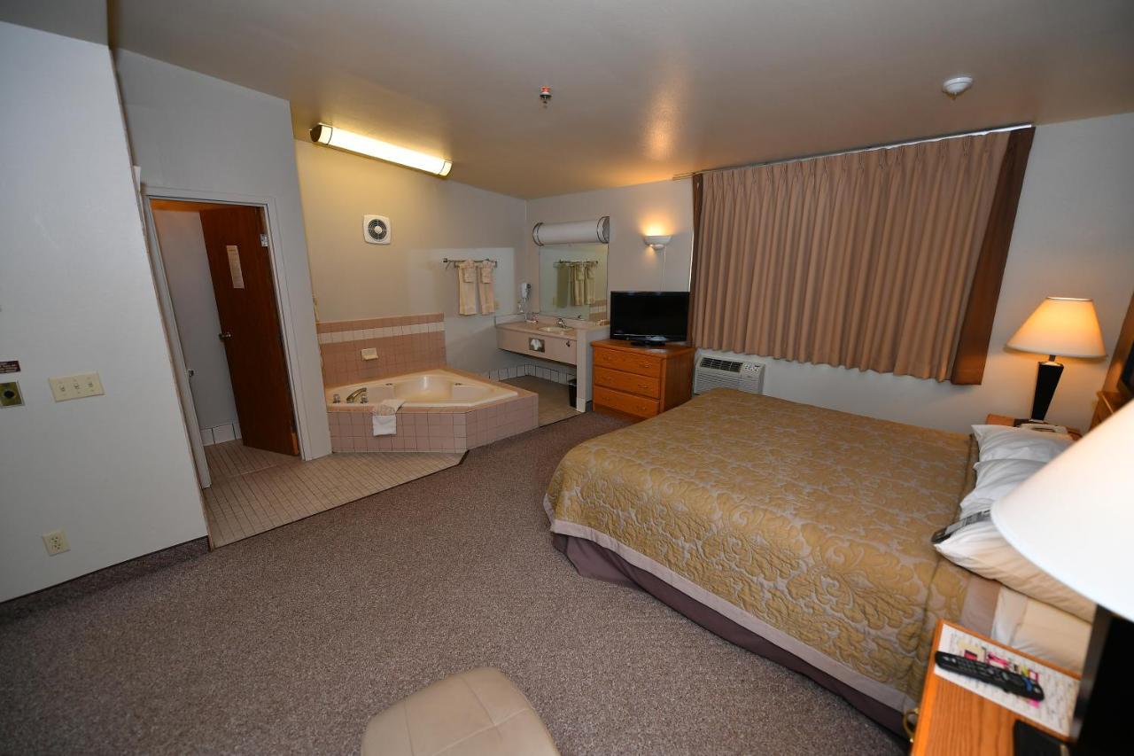 Costa Mesa Inn - Newport Beach Area מראה חיצוני תמונה