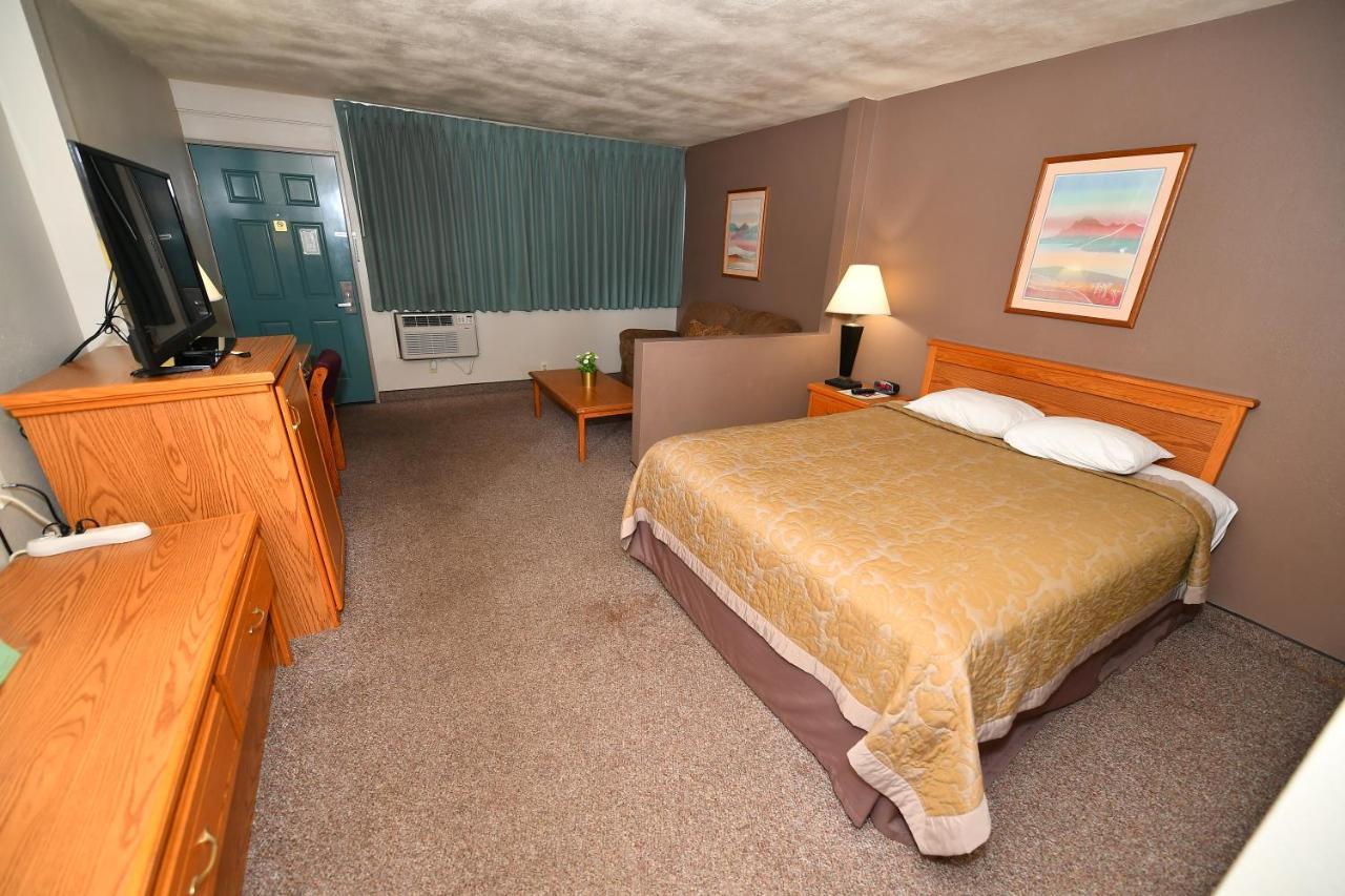 Costa Mesa Inn - Newport Beach Area מראה חיצוני תמונה