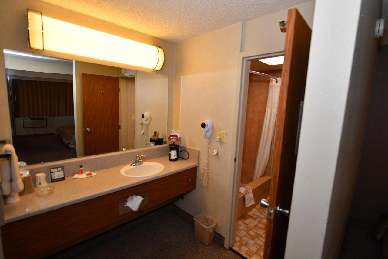 Costa Mesa Inn - Newport Beach Area מראה חיצוני תמונה